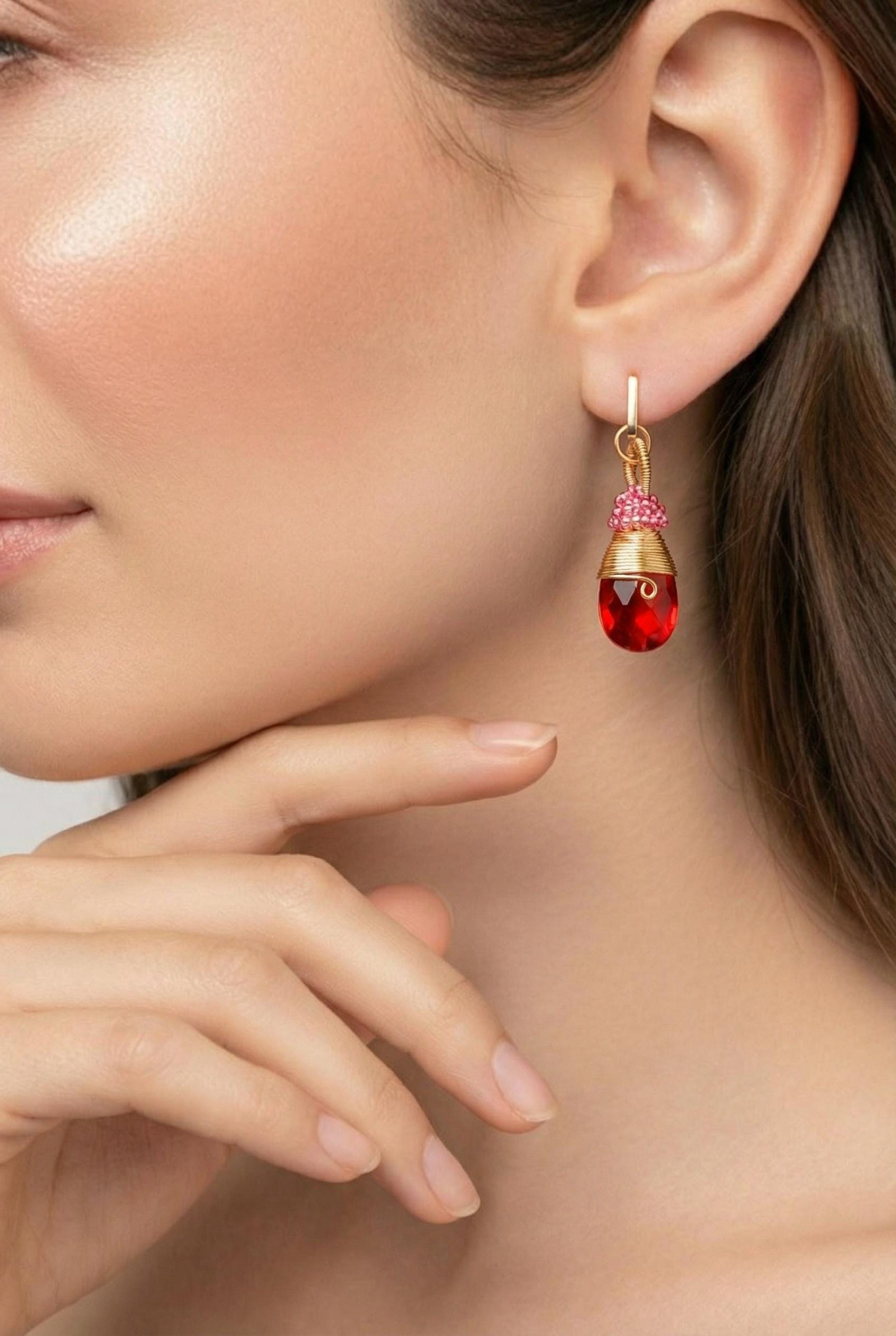 Dainty Teardrop earrings, Waterdrop earring, Dangling earrings, Minimaliste earrings, Huggie earrings, Crystal drops earrings, gifts for-her