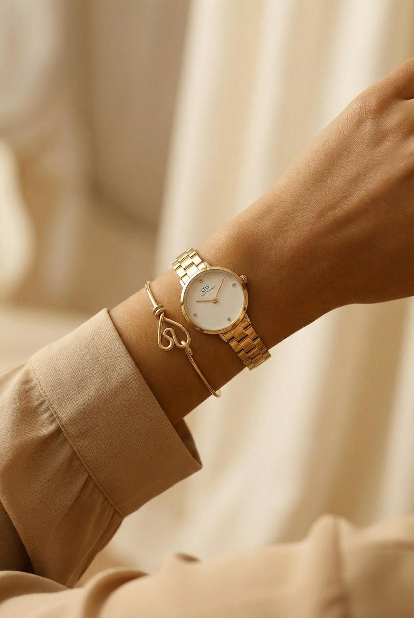 Heart Bangle bracelet, Dainty bracelets, Gold heart thin bracelet, Bracelet Minimaliste, Heart Cuff Thin Bracelet, Lovely bracelet