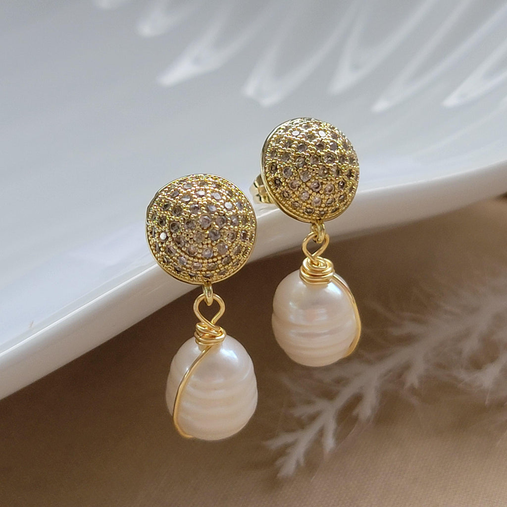 Dainty Pearl drop earrings, Natural Freshwater Pearl Earring, Dainty gold earrings, Earring Minimalistic, Bridal Earring, Maid honor gift