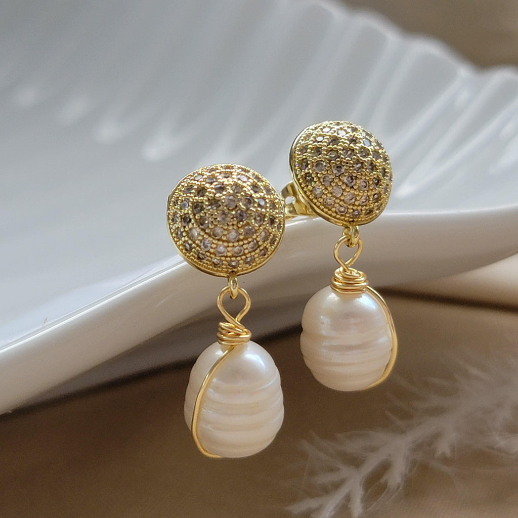Dainty Pearl drop earrings, Natural Freshwater Pearl Earring, Dainty gold earrings, Earring Minimalistic, Bridal Earring, Maid honor gift