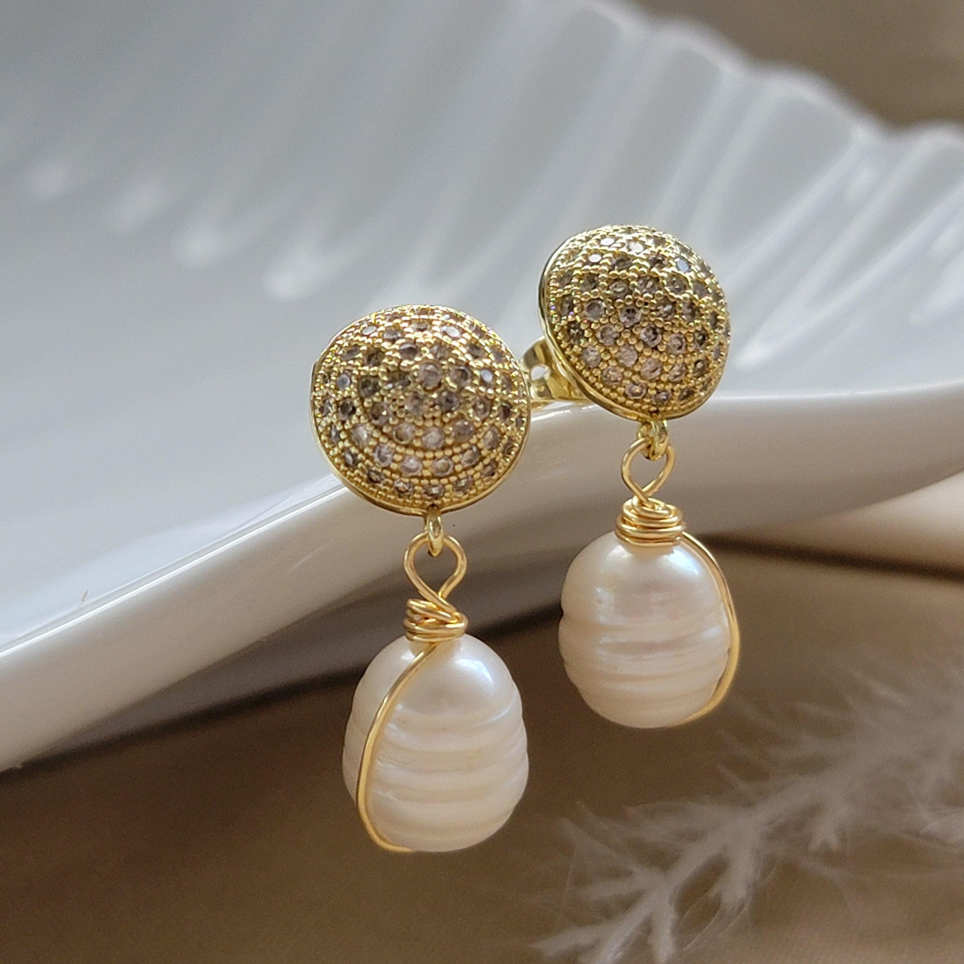 Dainty Pearl drop earrings, Natural Freshwater Pearl Earring, Dainty gold earrings, Earring Minimalistic, Bridal Earring, Maid honor gift