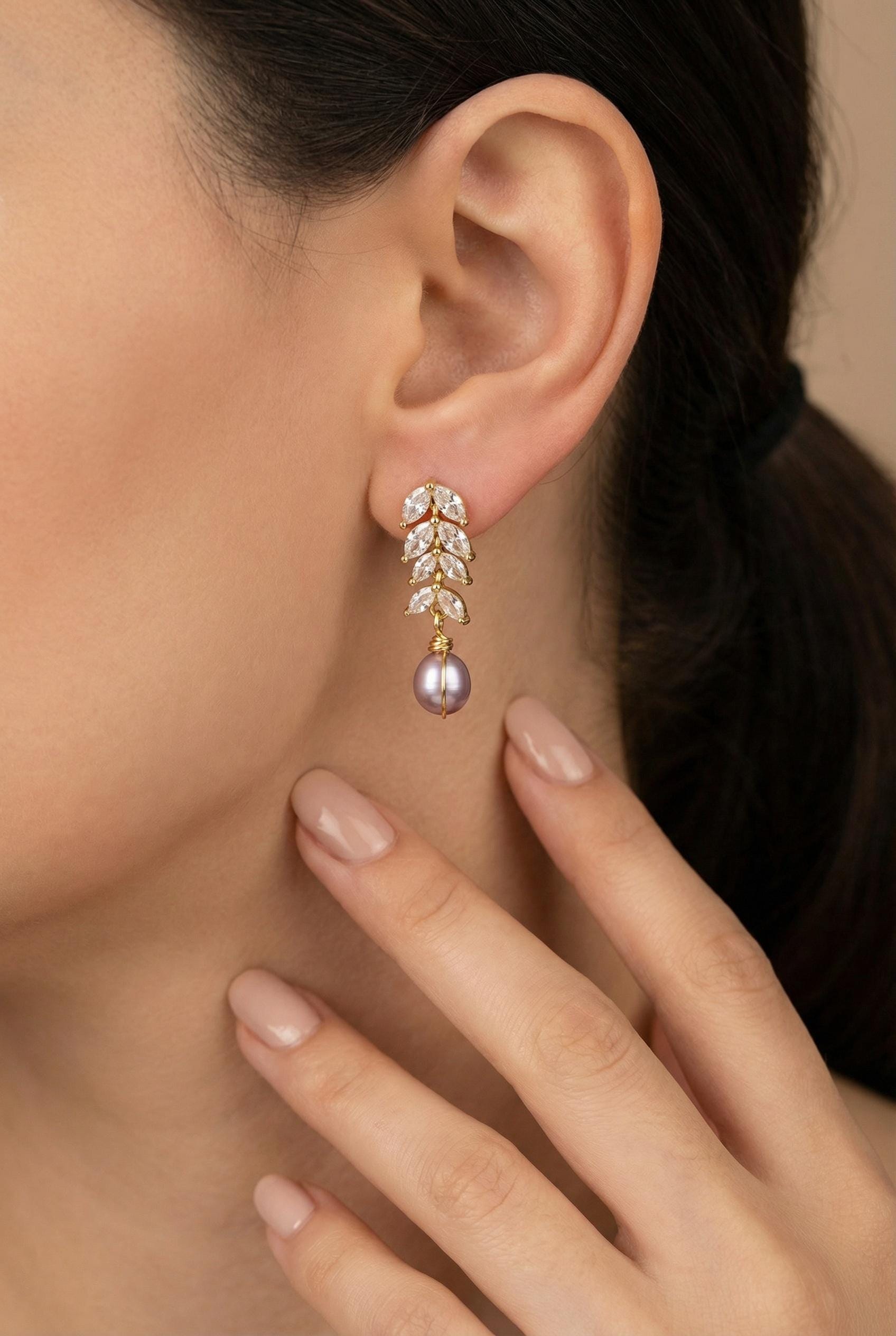 Dainty Pearl drop earrings, Natural Freshwater Pearl Earring, Dainty gold earrings, Earring Minimalistic, Bridal Earring, Maid honor gift