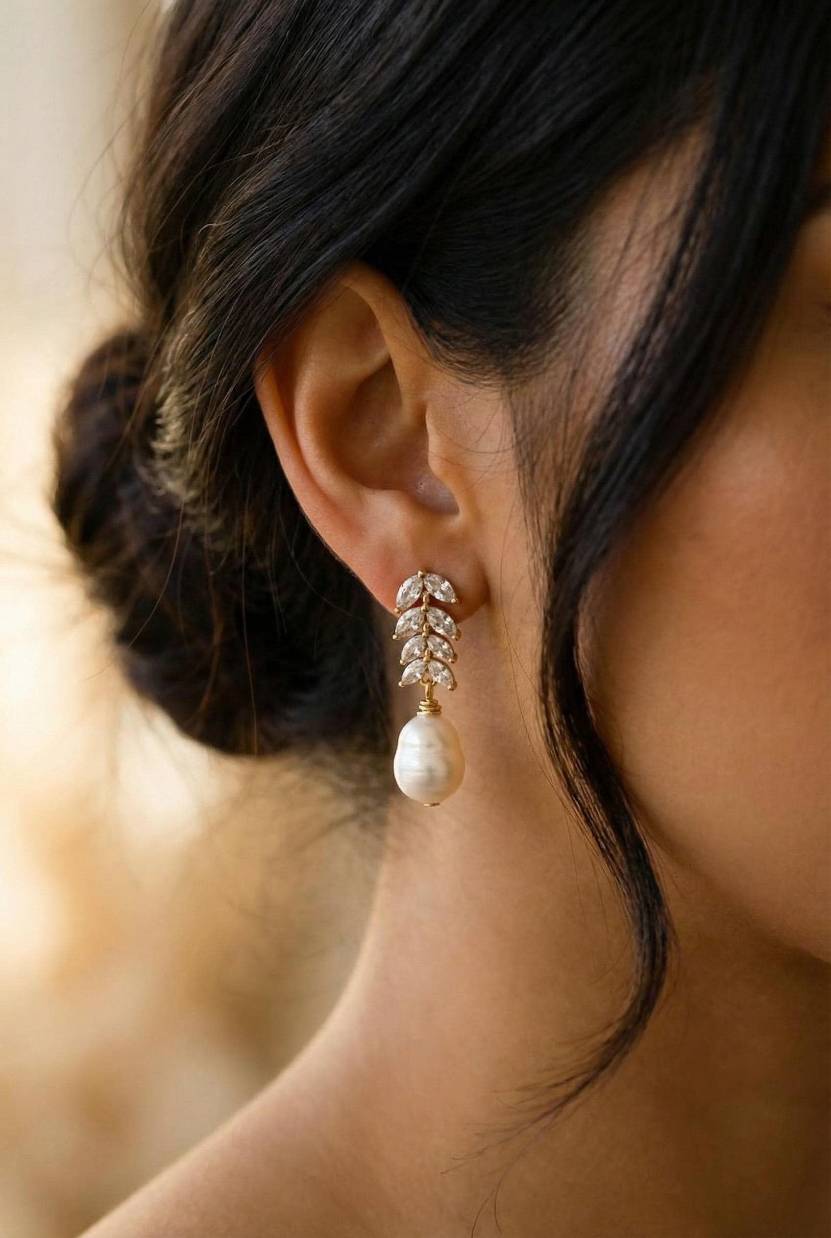 Dainty Pearl drop earrings, Natural Freshwater Pearl Earring, Dainty gold earrings, Earring Minimalistic, Bridal Earring, Maid honor gift