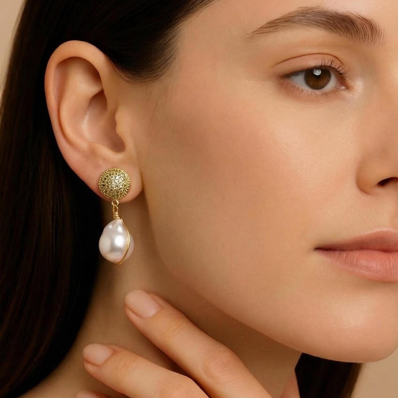 Baroque Pearl Earrings, Dainty Pearl drop earrings, Natural Freshwater Pearl Earring, Dainty gold earrings, Earring Minimalistic Bridal gift