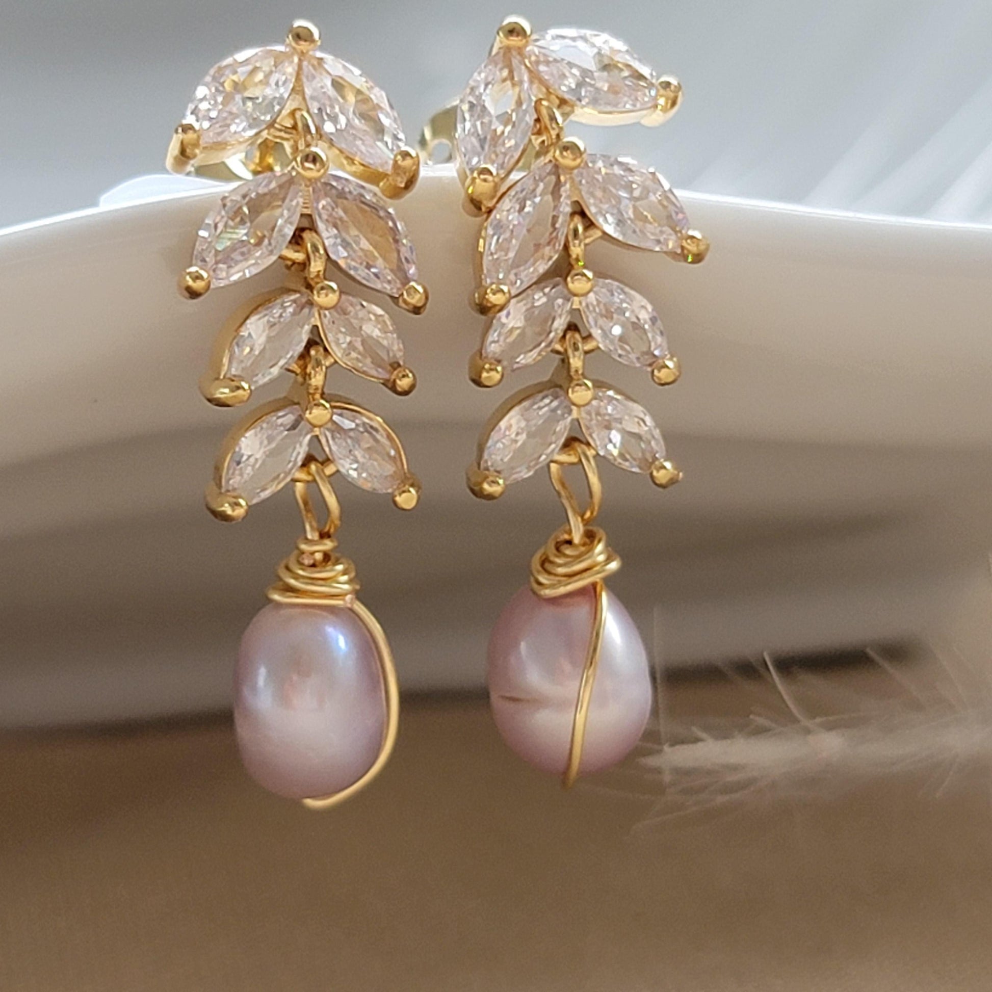 Dainty Pearl drop earrings, Natural Freshwater Pearl Earring, Dainty gold earrings, Earring Minimalistic, Bridal Earring, Maid honor gift