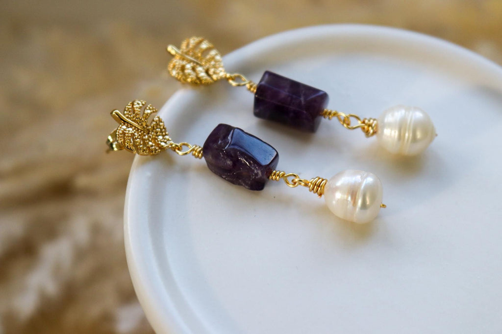 Dainty Pearl drop earrings, Natural Freshwater Pearl Earring, Amethyst Earrings, Dainty gold earrings, Earring Minimalistic, Huggie Earrings