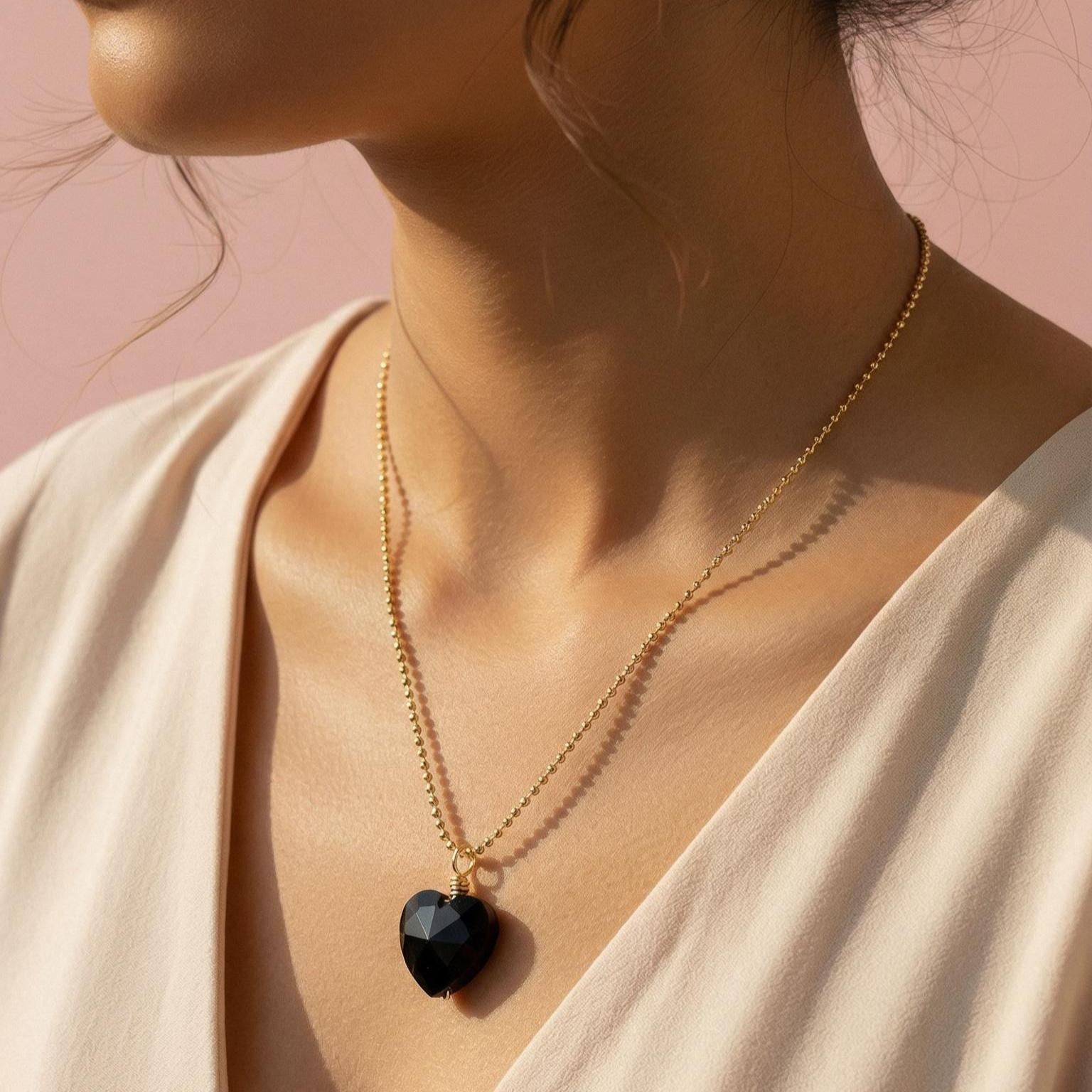 Black heart necklace, Thin Necklace, Thin Chain Necklaces, Dainty necklace, Small heart necklace, Layering Necklace, Minimaliste Necklace