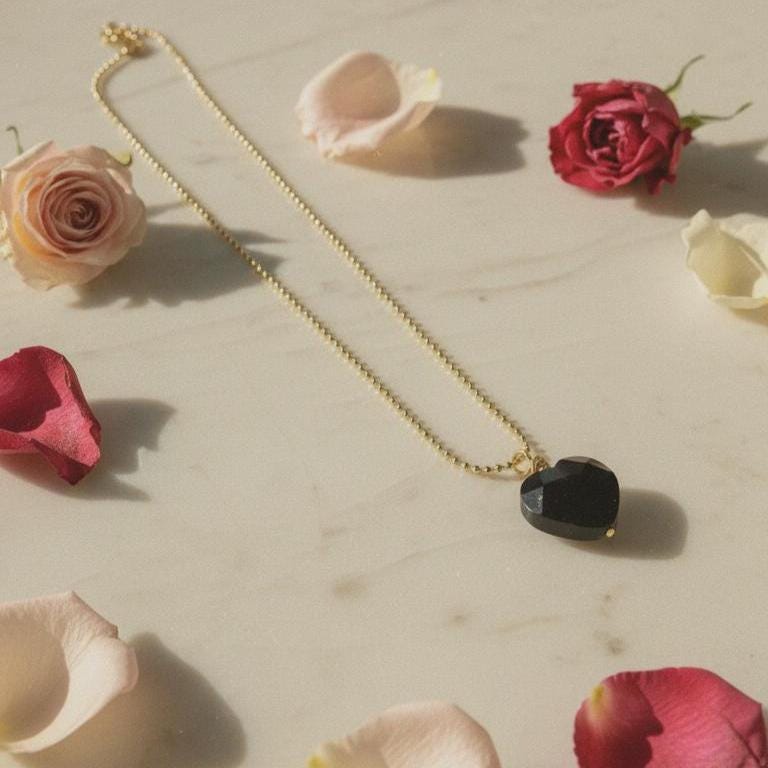 Black heart necklace, Thin Necklace, Thin Chain Necklaces, Dainty necklace, Small heart necklace, Layering Necklace, Minimaliste Necklace